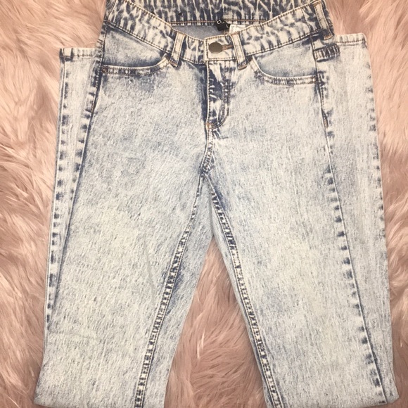 H&M Women’s High-Waist Light Wash Skinny Jeans - Picture 1 of 3